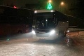 Tragický večer v Tatranskej Štrbe: Pod kolesami autobusu vyhasol ľudský život