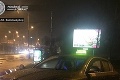 Šialenstvo v uliciach Bratislavy: Muž ukradol taxík a premával sa po meste! Detaily ako z filmu