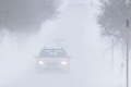 V niektorých lokalitách potrápi vodičov na cestách zľadovatený sneh aj hmla: Tu buďte opatrní!