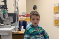 Chlapec strávil Vianoce v nemocnici s extrémne opuchnutým okom: Pre vedľajší príznak covidu takmer oslepol!