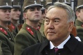 Zdrhol zbabelo zo svojej vlasti? Hovorca exprezidenta Kazachstanu sa vyjadril