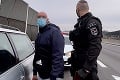 Veľká naháňačka v Nitre! Polícii sa podarilo dolapiť dve hľadané osoby: Vodič bol pod vplyvom drog
