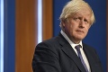 Pod britským premiérom sa trasie stolička: Viacerí členovia konzervatívcov žiadajú Johnsonovo odstúpenie