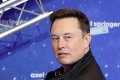 Slovensko opäť spájajú s automobilkou Elona Muska: Postaví u nás Tesla fabriku na batérie?