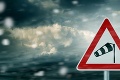Meteorológovia vydali výstrahy pred vetrom a poľadovicou: V týchto okresoch si dávajte pozor!