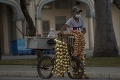 Nemajú dať čo do úst: Na Kube sa stojí hodiny v rade na potraviny, situácia je kritická