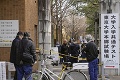Útok priamo pred univerzitou! Študent pobodal v Tokiu troch ľudí, zarážajúci dôvod