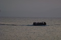 Po prevrátení člna pri pobreží Maroka zahynuli desiatky migrantov: Boli medzi nimi i deti