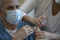 Slovenská pošta vyplatila takmer 100 000 poukazov za očkovanie: Upozorňujú na dôležitú vec