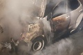 Požiar na diaľnici v smere do Bratislavy: Auto zhorelo na nepoznanie