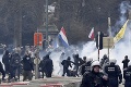 Šialené vyčíňanie demonštrantov v Bruseli! Polícia použila vodné delá a slzotvorný plyn: 239 zatkli
