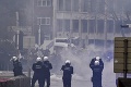 Masový protest proti opatreniam v Bruseli sa zvrhol: Polícia nasadila vodné delá a slzotvorný plyn