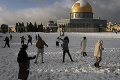 Ojedinelého sneženie v Jeruzaleme: Metelica zatvorila školy a cesty