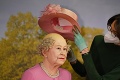 Chceli ušetriť na vlasoch: Z kráľovnej Alžbety urobili plešatú figurínu, toto by sa jej určite nepáčilo!