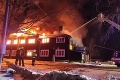 Nešťastie na Morave: Známu turistickú chatu zachvátil rozsiahly požiar! Konštrukcia objektu sa rúti