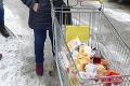 Slováci vyrážajú na pumpy a do obchodov v Poľsku aj Maďarsku: O koľko je u susedov lacnejšie?