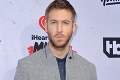 Calvin Harris radikálne zmenil svoj život aj imidž: Sledujte, čo sa stalo s uhladeným miliardárom!