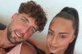 Pamätáte si na Mirku a Honzu z Love Islandu? Najprv ho odmietala a teraz... Aha, čo dvojica robí!