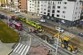 Prepadnutá vozovka skomplikovala dopravu v Bratislave: Kedy otvoria uzavretý úsek na Vajnorskej?