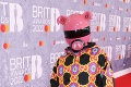 Brit Awards 2022 nabité eleganciou i šialenstvom: Hviezde večera Adele ukradlo pozornosť prasa!