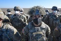 Šéf NATO privítal amerických vojakov na leteckej základni pri Čiernom mori: Silný odkaz