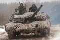 Rusko malo posilniť jednotky pri hraniciach s Ukrajinou: Napriek tomu tvrdí, že končí niektoré cvičenia