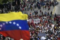 Vo Venezuele pochodovali tisíce provládnych demonštrantov: Prezident prosí o pomoc mladých