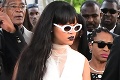 Tehotná kráska svoje telo vystavuje: Rihanna nosí bruško ako doplnok