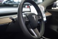 Tesla vyšetruje 400 000 problémových áut s Autopilotom: Aha, čo vozidlo vyvádza počas jazdy