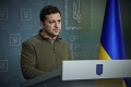 Ukrajinský prezident odmieta odísť z vlasti: Boj prebieha tu! Potrebujem muníciu, nie odvoz