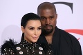 Kim je už rozvedená žena a Kanye sa načisto zbláznil: V novom videoklipe zabíja nového partnera exmanželky!