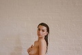 Sexi modelka Emily Ratajkowski oslávila prvé narodeniny syna netradične: Kompletne nahá vo vani!