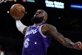 Na staré kolená drví konkurenciu: LeBron James súperovi opäť nasúkal vyše 50 bodov