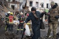 Otvoriť sa má 9 humanitárnych koridorov: Zelenskyj obvinil ruské jednotky zo zámerného bombového útoku