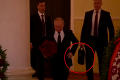 Plukovníka, ktorý nosil Putinov záhadný kufrík, našli postreleného: Pokus o samovraždu alebo...?