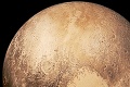 Pluto odhaľuje svoje tajomstvá