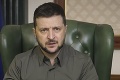 Zelenskyj kritizuje meškanie dodávok zbraní: Dáva to Rusom povolenie zabíjať!