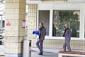 Tragédia na bratislavských Kramároch: Zomrel chlapček v Hniezde záchrany od hladu?! Matka pri ňom zanechala odkaz
