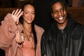 Rihanna sa teší z prvého dieťaťa, ozvala sa temná minulosť: Naozaj jej gratuluje tento človek?