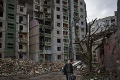 Vojna na Ukrajine: Odesa čelí útokom ruských rakiet, hlásia mŕtvych! Moskva prvýkrát priznala straty