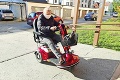 Chorá dôchodkyňa prišla o životne dôležitú pomôcku: Nevládnej Eve ukradli elektrický vozík za 2 000 €!