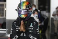 Šéf Mercedesu sa po ďalšom trpkom výsledku ospravedlňoval Hamiltonovi: Prepáč, to auto je neovládateľné