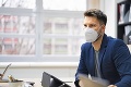 Štát zrušil povinnosť prekrytia horných dýchacích ciest: Môže vám zamestnávateľ nanútiť respirátor?