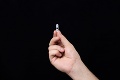 Budúcnosť je tu: Vyvinuli platobný čip implantovaný pod kožu človeka! Takto sa ním platí