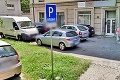 Obyvateľov v bratislavskom Ružinove hnevá parkovacia politika: Mesto nám vzalo parkovacie miesta!