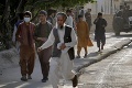 Atentátnik odpálil bombu v afganskej mešite: Pri výbuchu zomreli desiatky ľudí