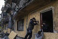 Zelenskyj posiela odkaz ruským vojakom, z oceliarne Azovstaľ evakuujú civilistov