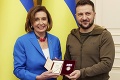 Nancy Pelosiová vycestovala do Kyjeva: Dôležité stretnutie so Zelenským, odniesla si ocenenie