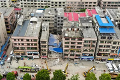 Z trosiek výškovej budovy vyslobodili záchranári ôsmu osobu: Naliehavá výzva čínskeho prezidenta