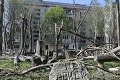 V Moskve vítali účastníkov invázie potleskom, z oceliarní Azovstal evakuovali všetkých starcov, ženy a deti